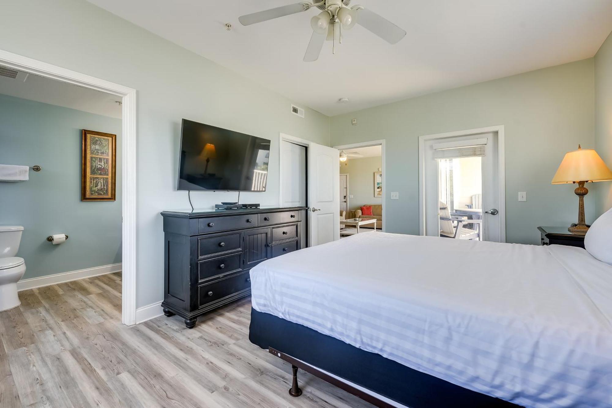 Roomy North Myrtle Beach Condo, Walk To Beach Exterior photo