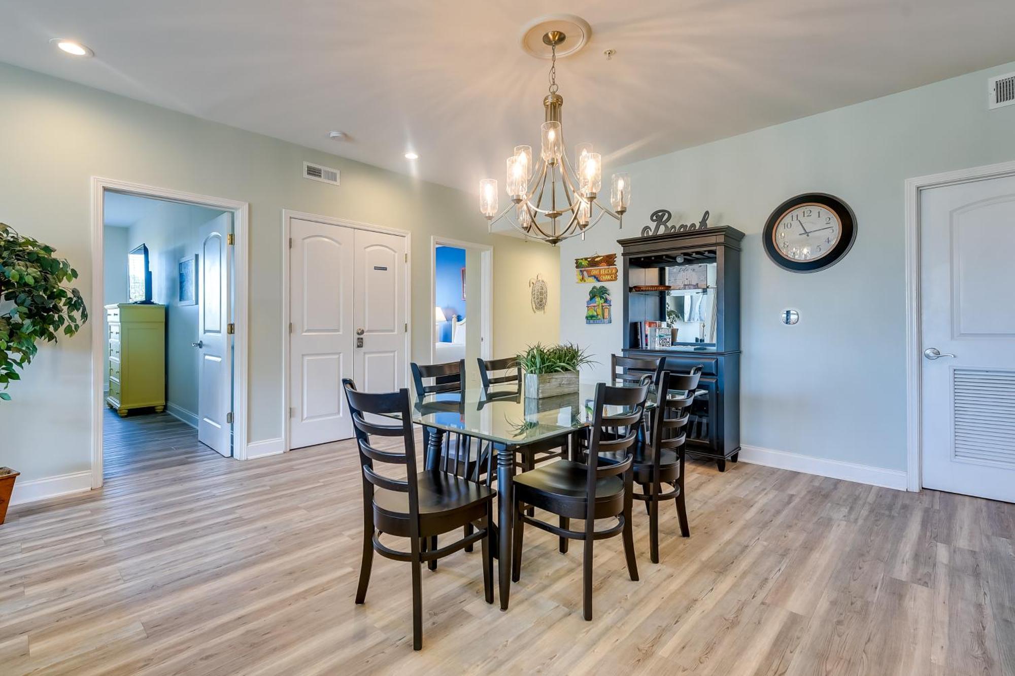 Roomy North Myrtle Beach Condo, Walk To Beach Exterior photo